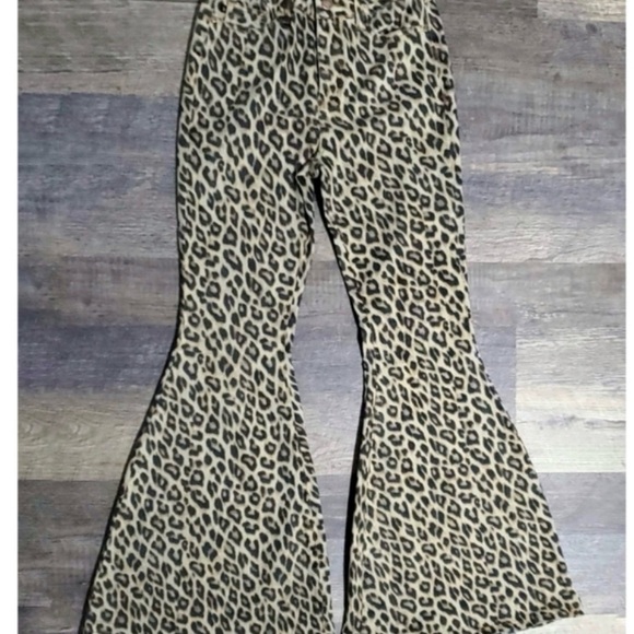 Judy Blue Super Flare Bell Bottom Jeans Denim Leopard Cheetah Cowgirl Bohemian - Picture 3 of 6